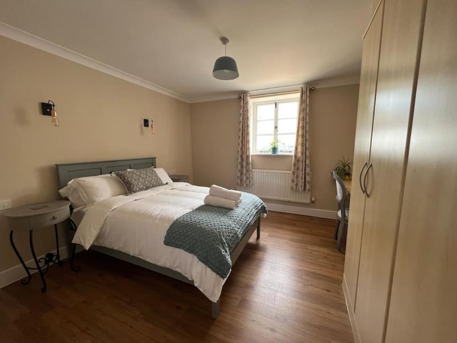 The Annex At Merley Mews 풀 외부 사진