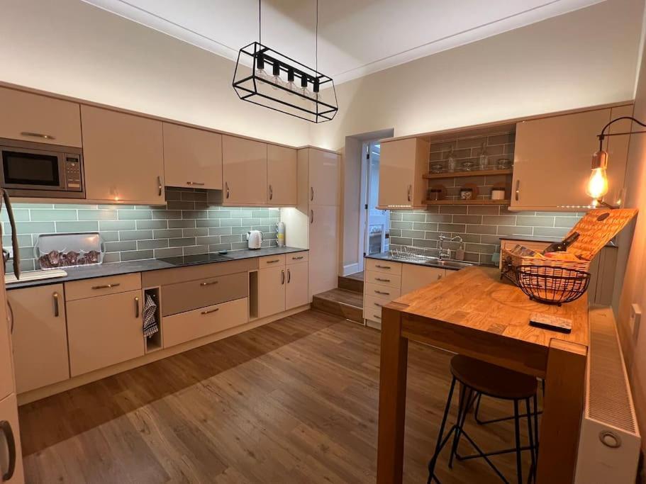 The Annex At Merley Mews 풀 외부 사진