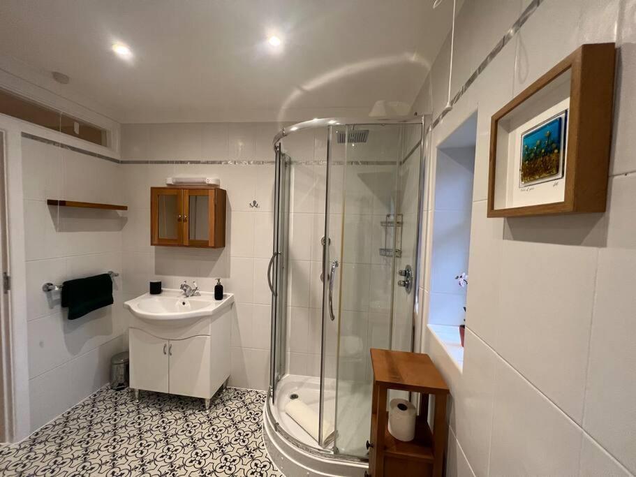 The Annex At Merley Mews 풀 외부 사진