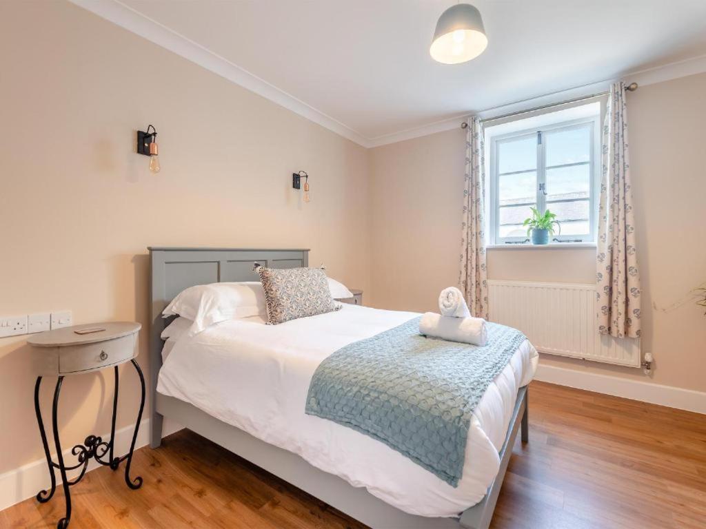 The Annex At Merley Mews 풀 외부 사진