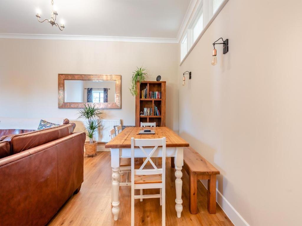 The Annex At Merley Mews 풀 외부 사진